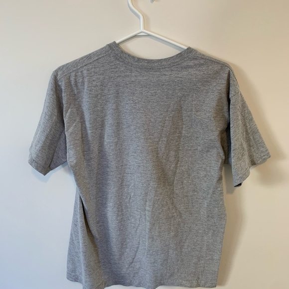 🤩 3 for $20 | Grey Quicksilver T-Shirt - Picture 3 of 3